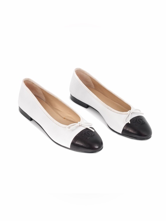 CHANEL Shoes - Chanel Cap Toe Ballerina Flats Cream and Black Size 8